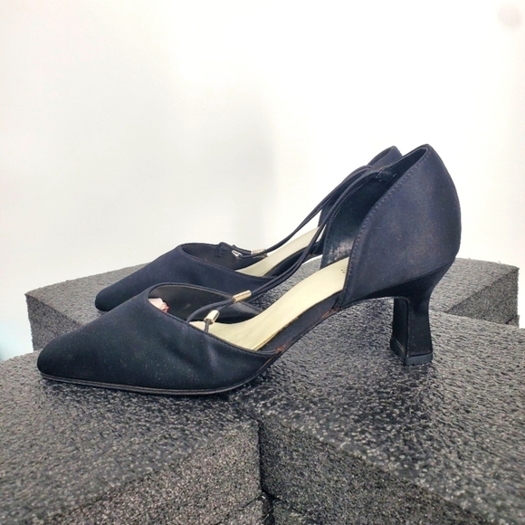 Mootsies Tootsies Gayle Faux Suede Dressy Heels 8.5M Rhinestone Shoes - Picture 1 of 12